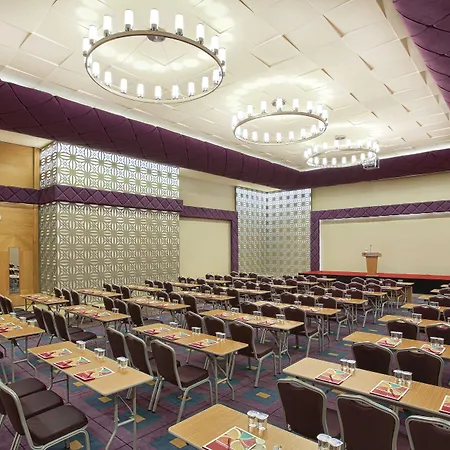 Hotel Ramada Plaza 5*