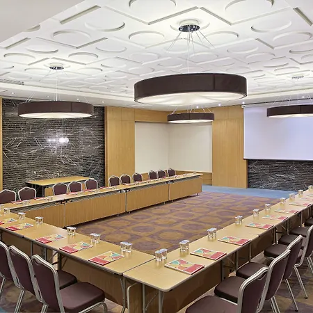 Ramada Plaza Hotel 5*