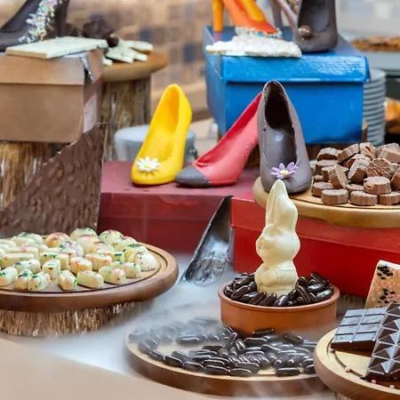 Ramada Plaza Hotel 5*