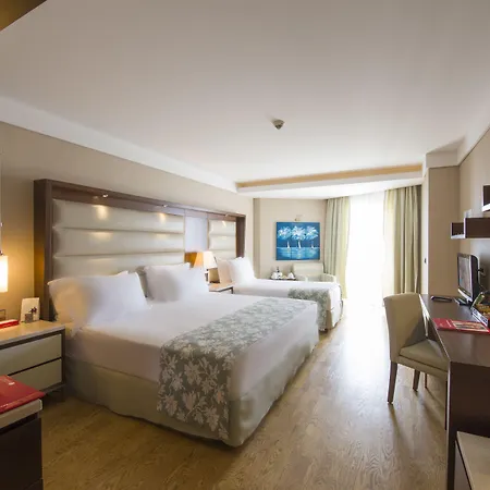 فندق رمادا بلازا انطاليا 5*