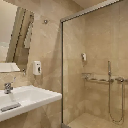 Hotell Ramada Plaza 5*