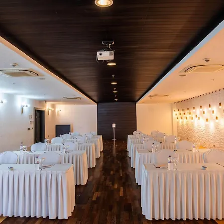 Hotel Ramada Plaza 5*