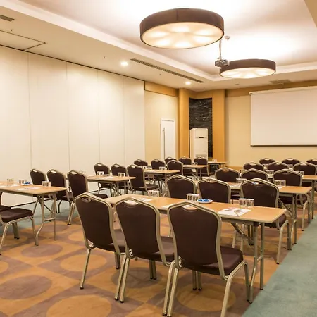 Ramada Plaza Hotel 5*