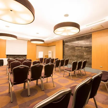 Hotel Ramada Plaza 5*