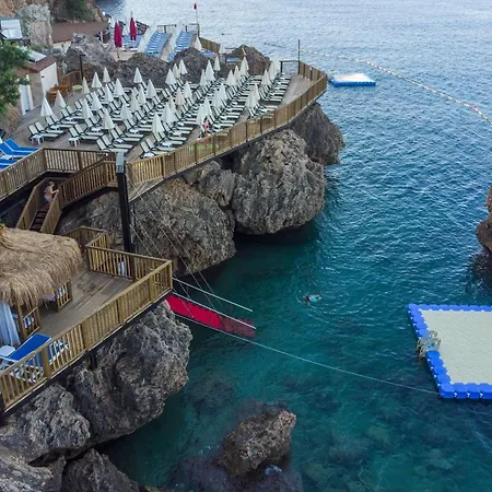 Ramada Plaza Hotel 5*