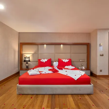 Szálloda Ramada Plaza 5*