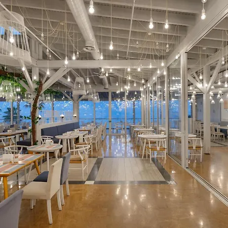 Szálloda Ramada Plaza Antalya