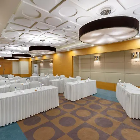 Ramada Plaza Szálloda