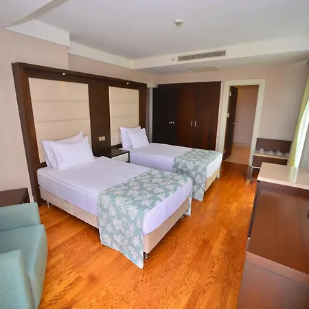 Ramada Plaza Szálloda 5*