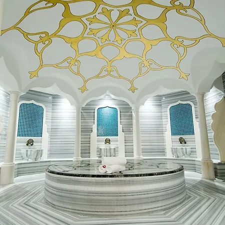 Szálloda Ramada Plaza 5*