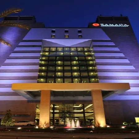 Szálloda Ramada Plaza